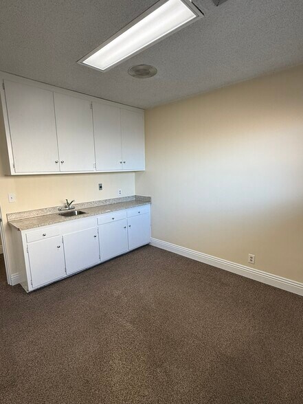 More Photos Of 1500 E Katella Ave, Orange Medical For Lease