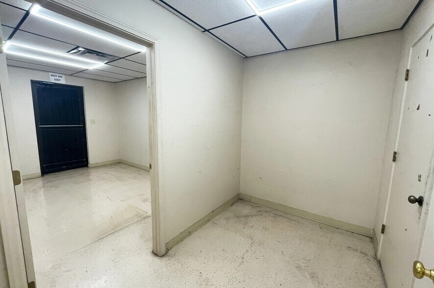 More Photos Of 4525 Maverick St, Amarillo Warehouse For Lease