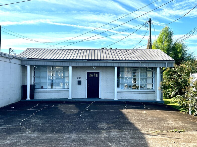Primary Photo Of 311 W Lee St, Athens Office For Lease