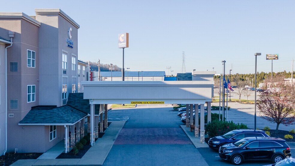 More Photos Of 10 Country Dr, Wilder Hotel For Sale