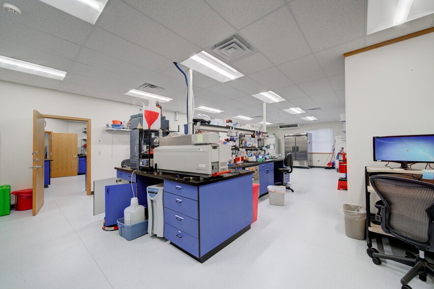 More Photos Of 351 Evergreen Dr, Bozeman Office For Sale