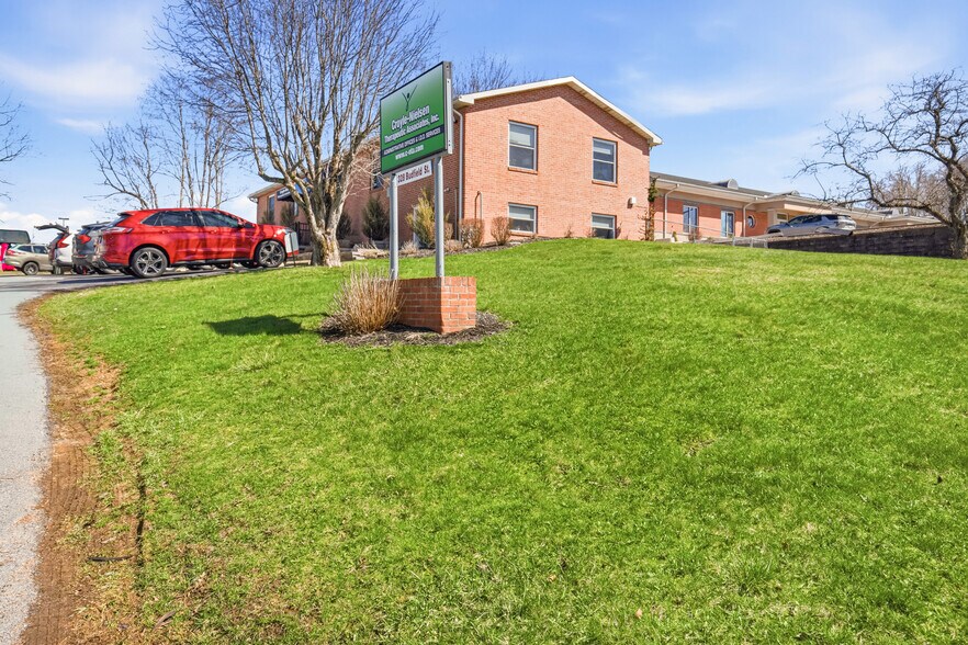 More Photos Of 328 Budfield St, Johnstown Office For Sale