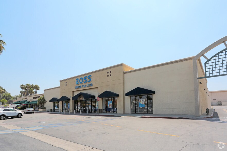More Photos Of 13400-13582 Whittier Blvd, Whittier Freestanding For Lease