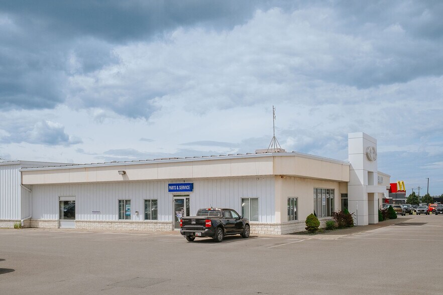 Primary Photo Of 105 Laurell Rd, Gander Showroom For Sale