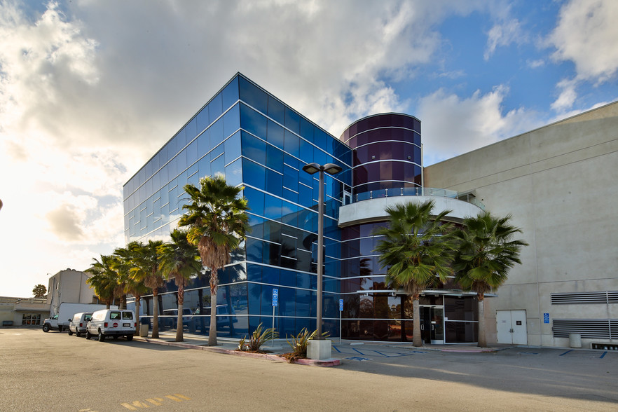 Primary Photo Of 1377 N Serrano Ave, Los Angeles Loft Creative Space For Lease