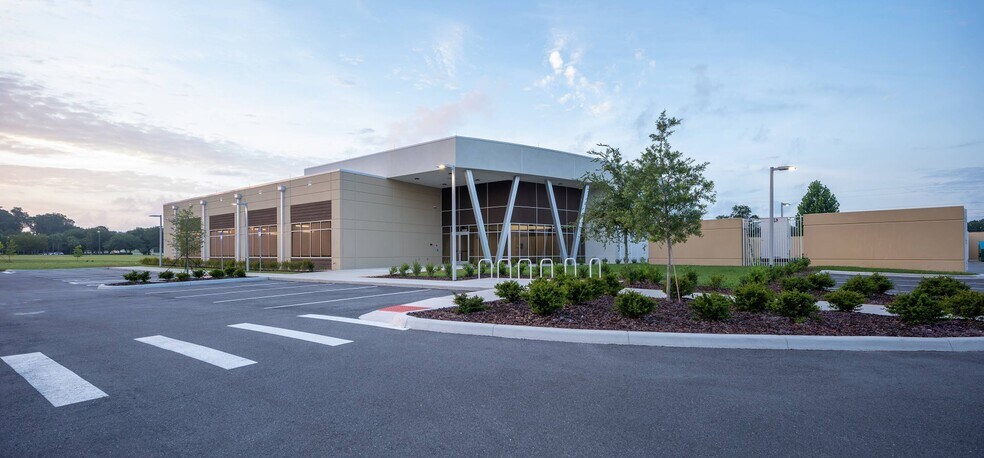 More Photos Of 14209 NW 119th Ter, Alachua Manufacturing For Sale