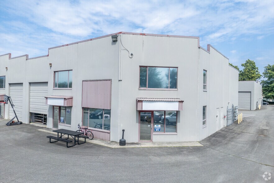 More Photos Of 11443 Kingston St, Maple Ridge Warehouse For Lease