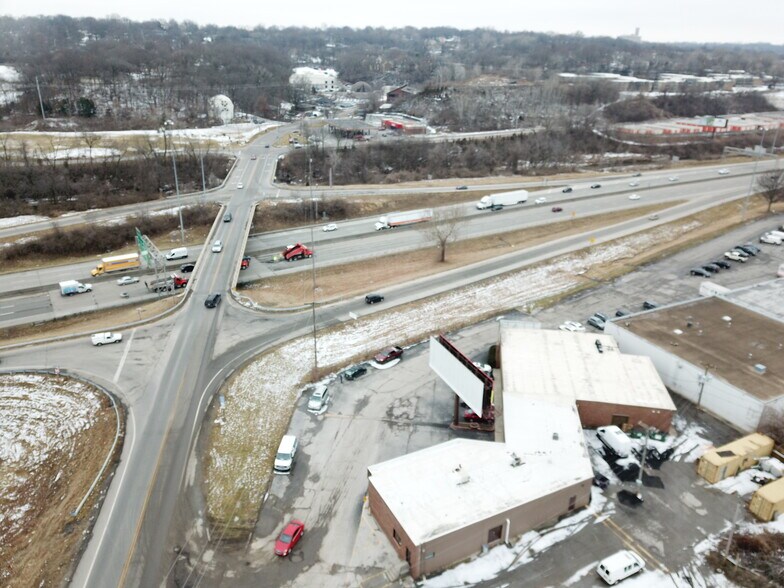 More Photos Of 3100-3102 S 24th St, Kansas City Storefront Retail Office For Lease