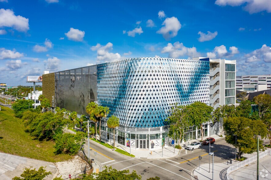 More Photos Of 3800-3818 NE 1st Ave, Miami Unknown For Lease