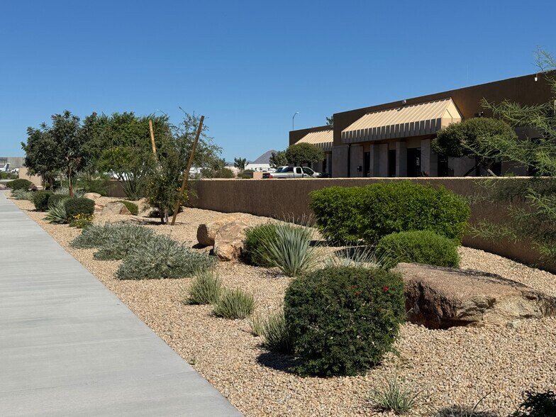 More Photos Of 7655 E Evans Rd, Scottsdale Warehouse For Lease