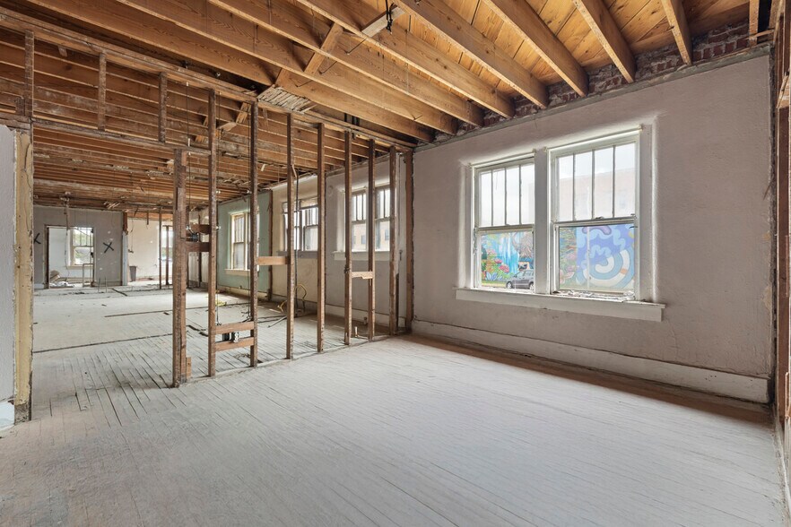 More Photos Of 201 N 3rd St, Ponca City Apartments For Sale