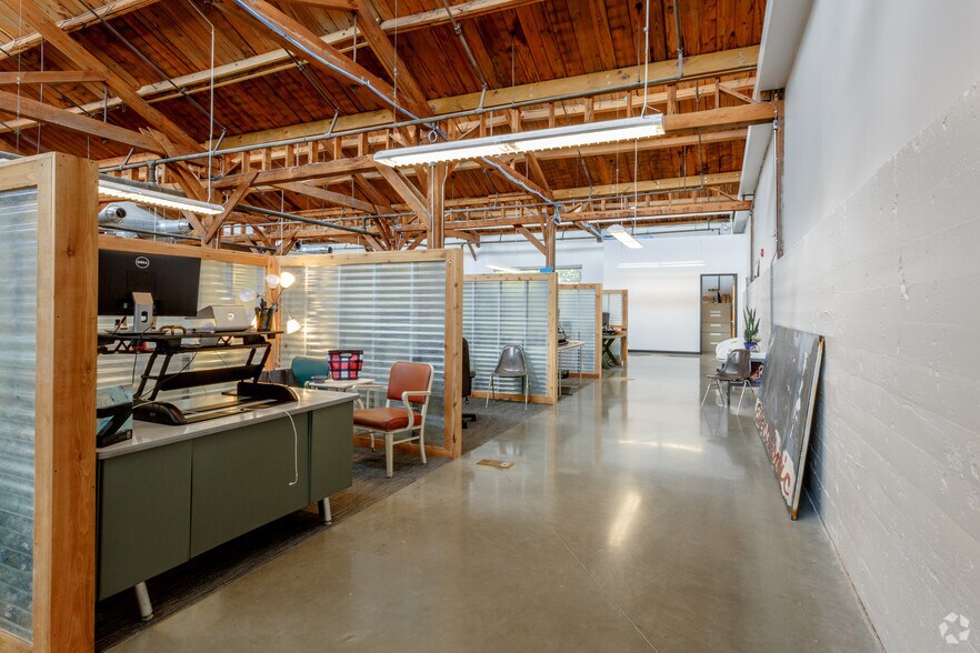 More Photos Of 2030 Lindell Ave, Nashville Office For Lease