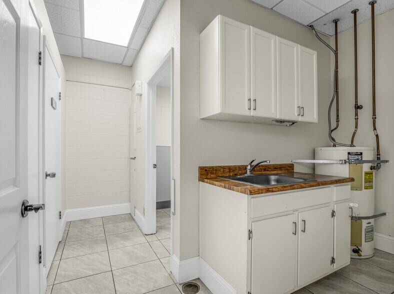 More Photos Of 820 N Alta Ave, Dinuba Unknown For Lease