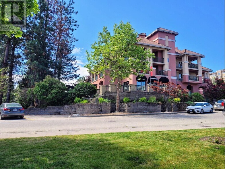 More Photos Of 7-3185 Centrale Via, Kelowna Hotel For Sale