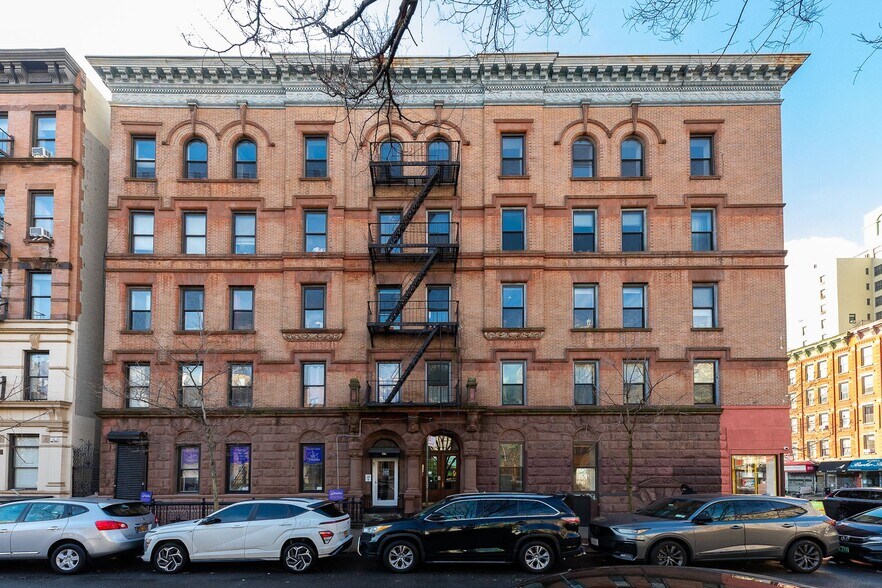 More Photos Of 495 Amsterdam Ave, New York General Retail For Sale