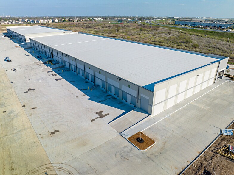 More Photos Of 438 S Callaghan Rd, San Antonio Unknown For Lease