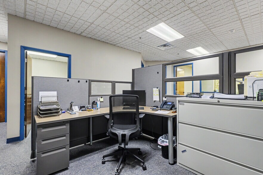 More Photos Of 835 Mason St, Dearborn Office For Lease