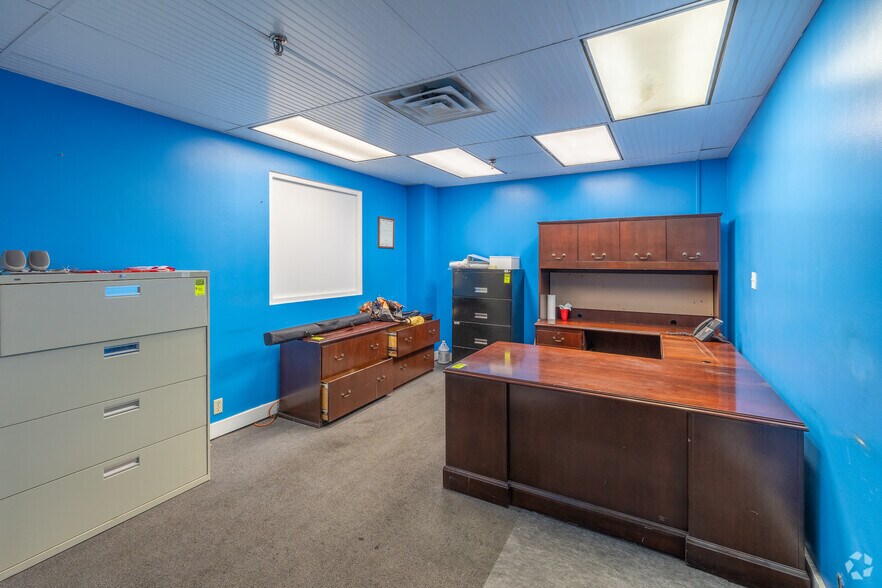 More Photos Of 1270 KY-192, London Refrigeration Cold Storage For Sale