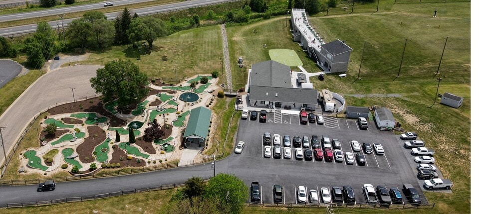 More Photos Of 141 Carpenter Ln, Rockingham Sports And Entertainment For Sale