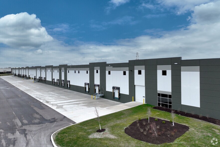 More Photos Of 9618 E 153rd St, Noblesville Industrial For Lease