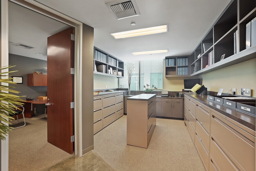 More Photos Of 9661 Irvine Center Dr, Irvine Loft Creative Space For Sale