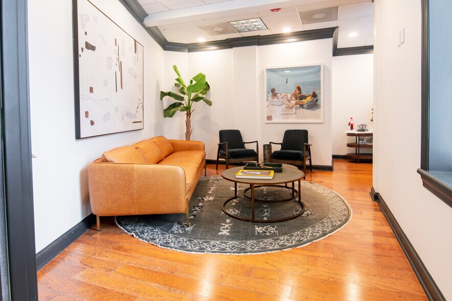 More Photos Of 442 W Kennedy Blvd, Tampa Office For Lease