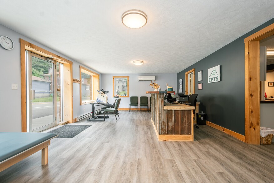 More Photos Of 541 Spruce St, Thomas Flex For Sale