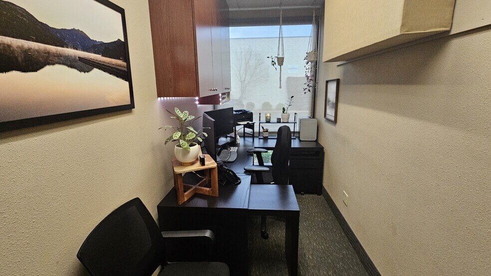 More Photos Of 1104 14th Ave, Longview Office For Lease