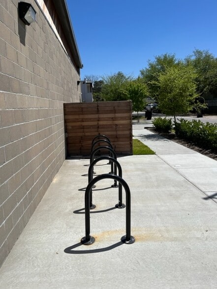 More Photos Of 2702 Yale St, Houston Freestanding For Sale