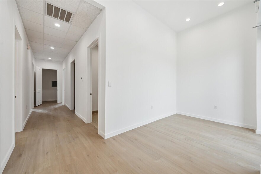 More Photos Of 26600 Cook Rd fld, Katy Office For Sale