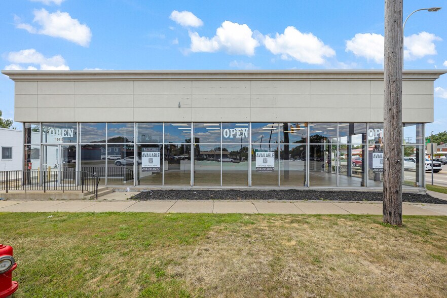 Primary Photo Of 15010 Fort St, Southgate Freestanding For Lease