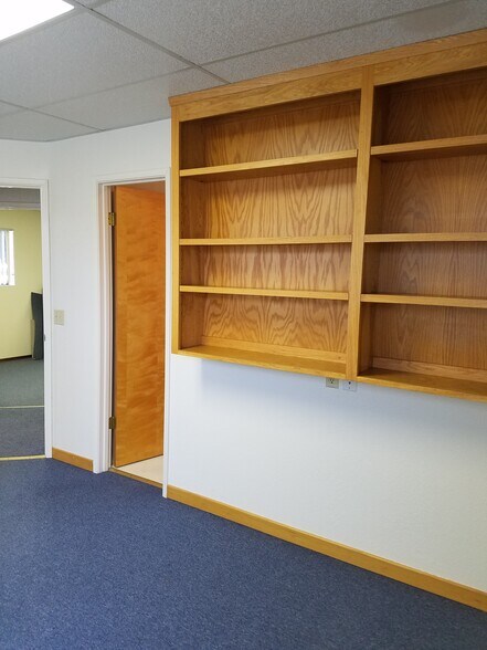 More Photos Of 150 Carnation Dr, Freedom Office For Lease