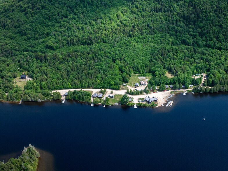 More Photos Of 1020 Ch Du Lac-Croche, Saint-come Sports And Entertainment For Sale