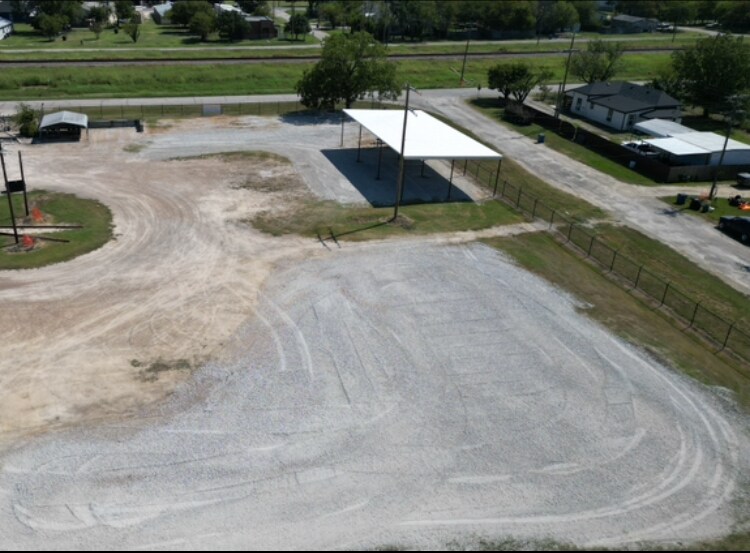 More Photos Of 200 S Wall St, Itasca Land For Lease