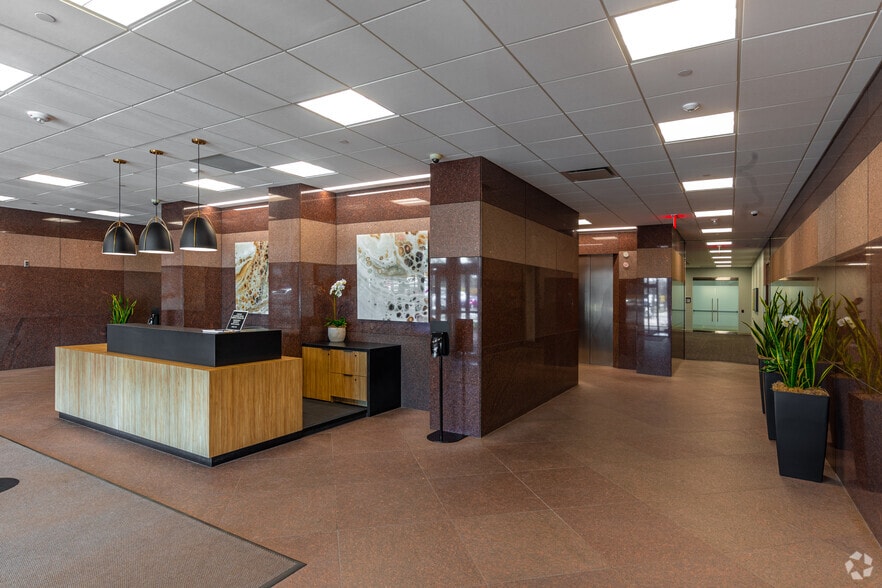 More Photos Of 500 E Border St, Arlington Office For Lease
