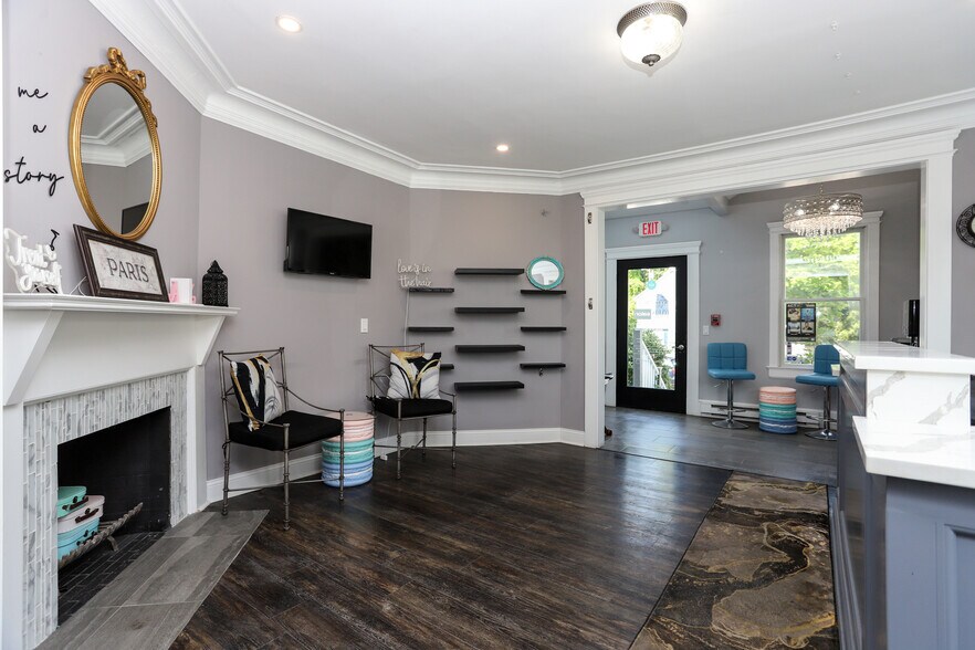 More Photos Of 609 Main St, Ridgefield Office For Lease
