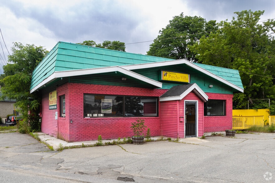 More Photos Of 164 Pleasant St, Brunswick Restaurant For Sale