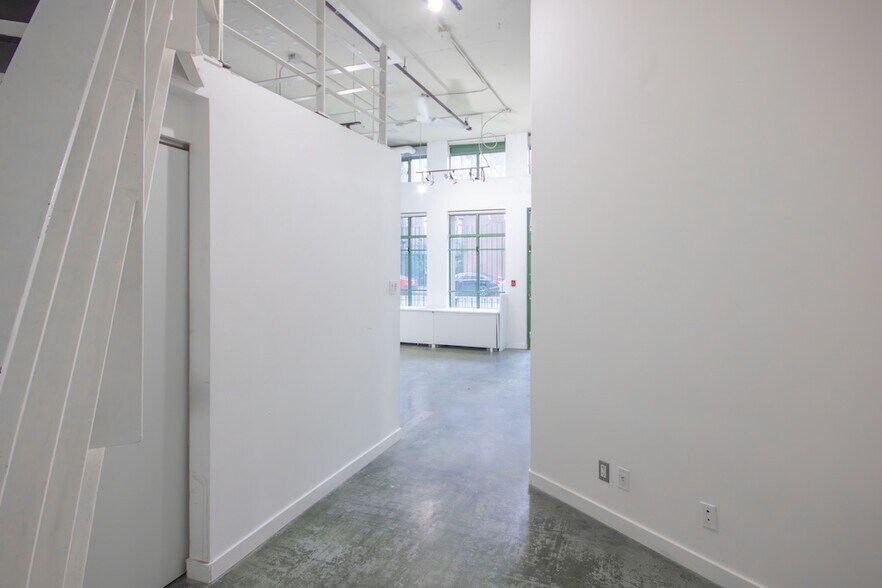 More Photos Of 1 E Cordova St, Vancouver Apartments For Sale