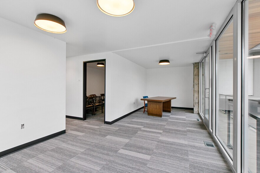 More Photos Of 5805 SW Hood Ave, Portland Warehouse For Lease