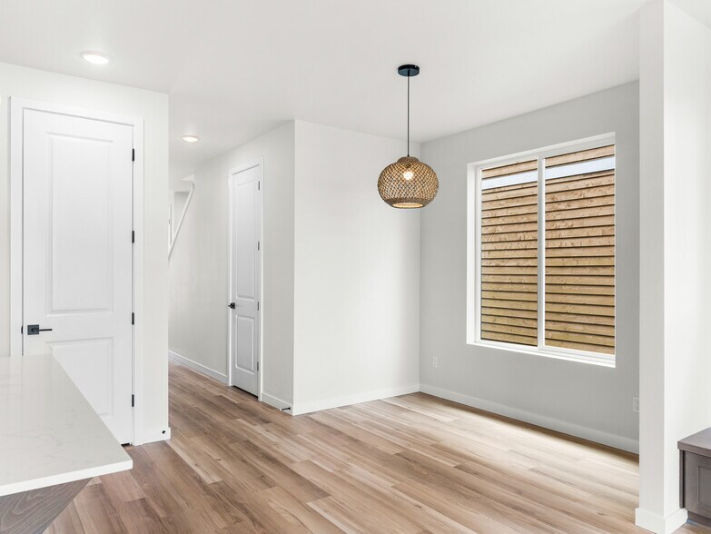 More Photos Of 331 SE Jetty Ave, Lincoln City Apartments For Sale