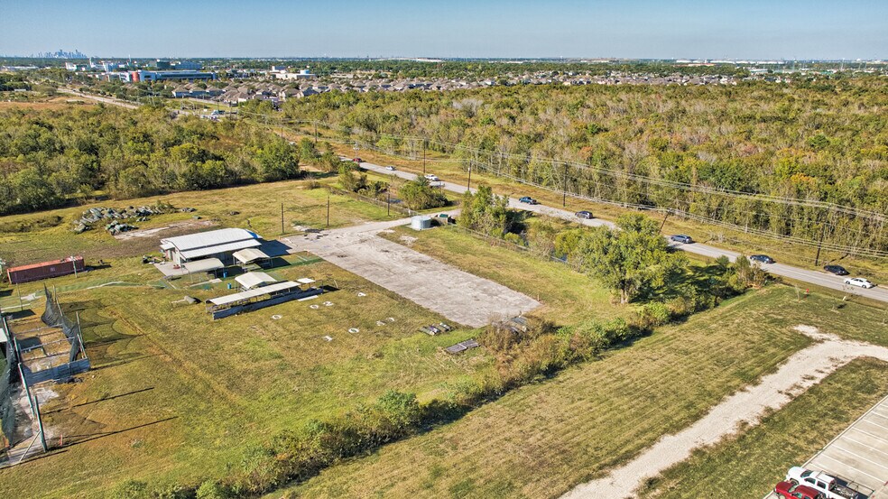 More Photos Of 14100 Beamer Rd, Friendswood Land For Sale