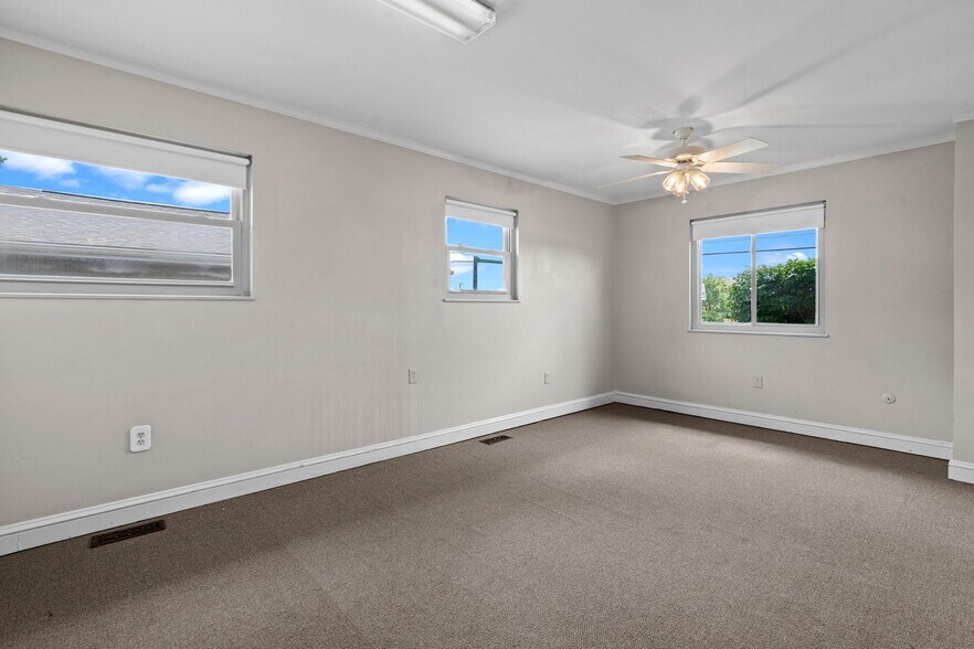 More Photos Of 2233 Miamisburg-Centerville Rd, Dayton Office For Sale