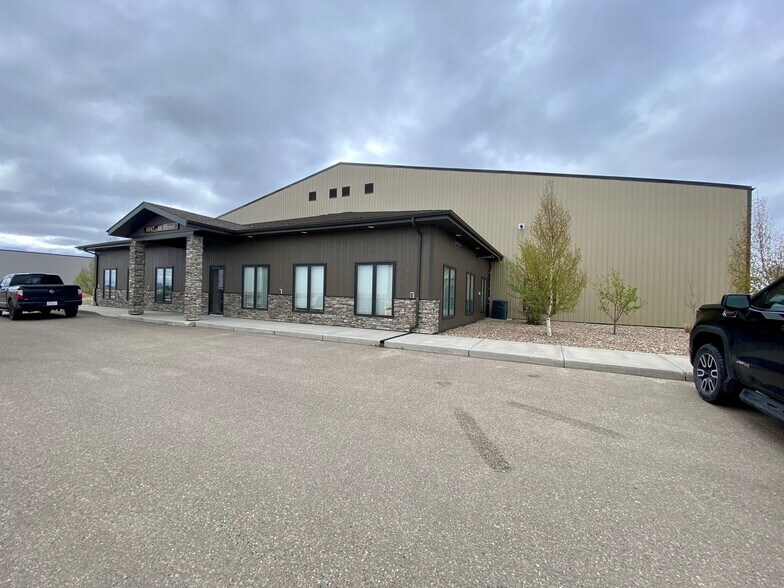 Primary Photo Of 6847 66 St, Lloydminster Manufacturing For Lease