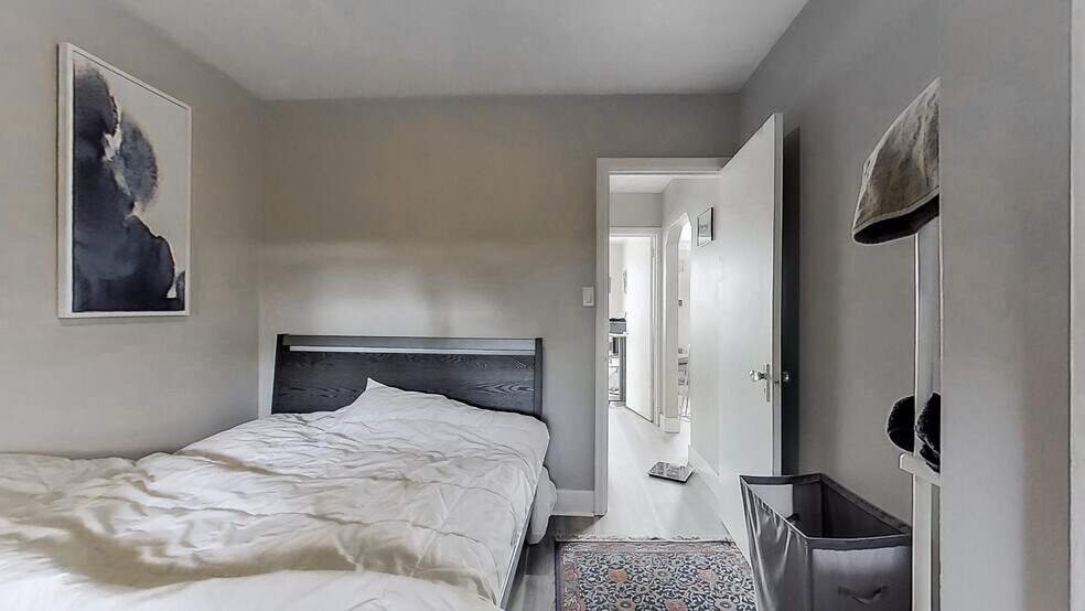 More Photos Of 358 Cartier Av, Sudbury Apartments For Sale