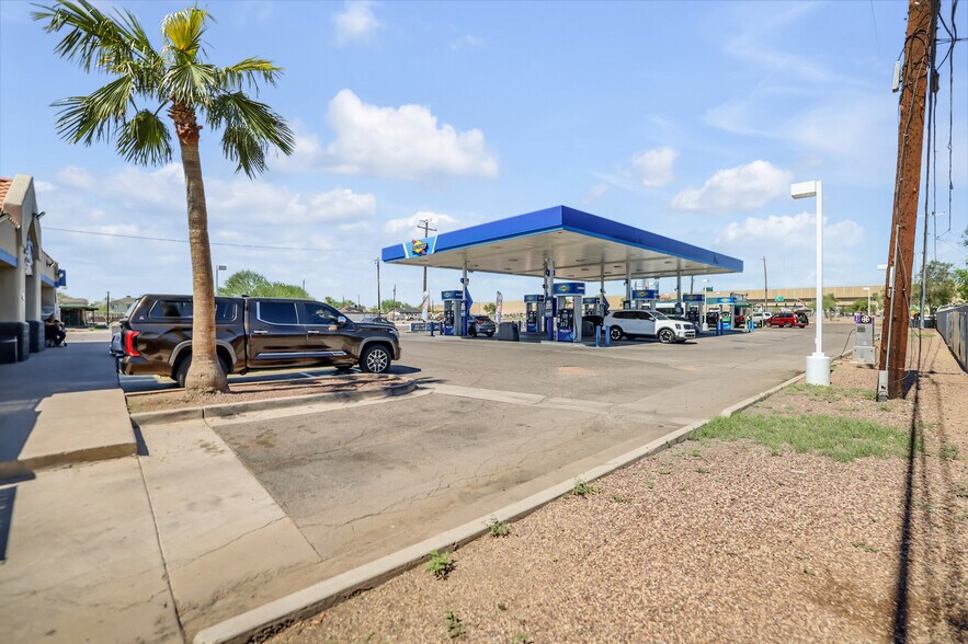 More Photos Of 1033 N 24th Pl, Phoenix Service Station For Sale