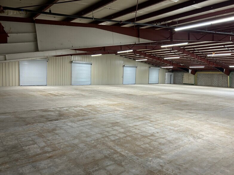 More Photos Of 11607 Memorial Pky, Huntsville Industrial For Sale