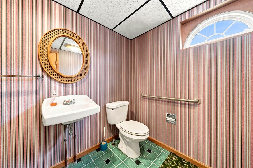 More Photos Of 557 Unity Center Rd, Pittsburgh Funeral Home For Sale