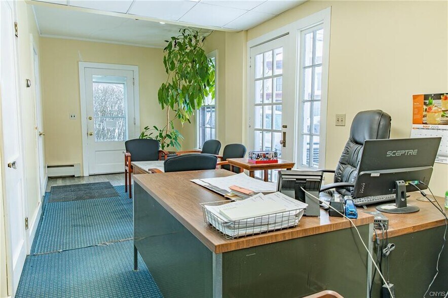 More Photos Of 233 Cedar St, Oneida Office For Sale