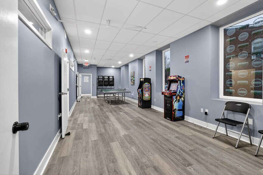 More Photos Of 1501 N Walnut St, Wilmington Office For Sale