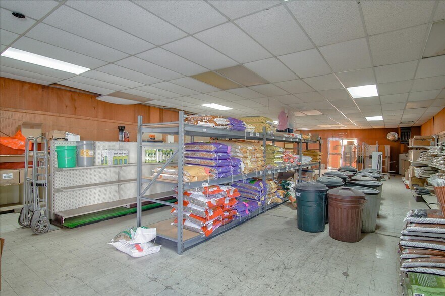 More Photos Of 354 1st St, Hollister Freestanding For Sale
